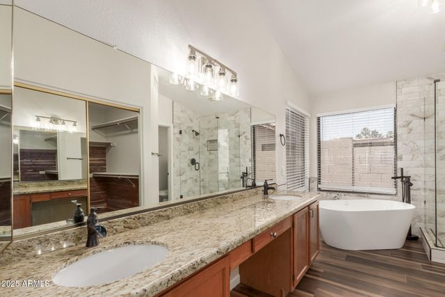 869 W EMERALD ISLAND Drive, Gilbert, AZ 85233