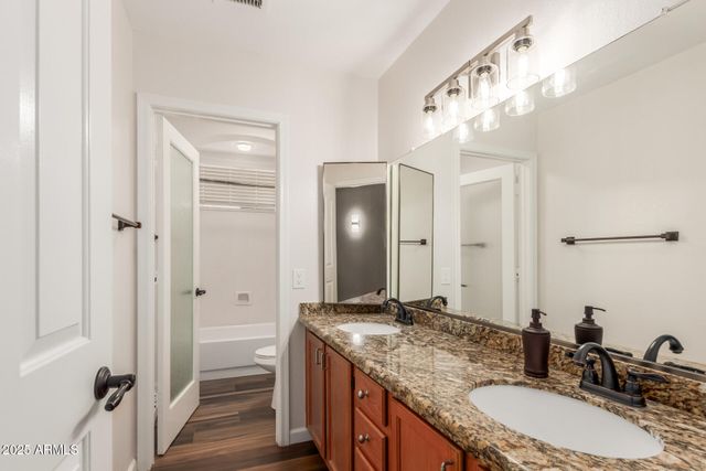 869 W EMERALD ISLAND Drive, Gilbert, AZ 85233