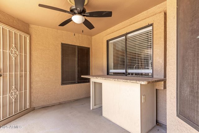 869 W EMERALD ISLAND Drive, Gilbert, AZ 85233