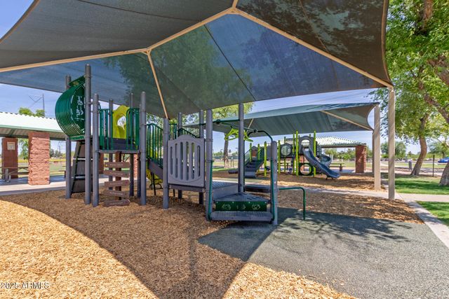 869 W EMERALD ISLAND Drive, Gilbert, AZ 85233