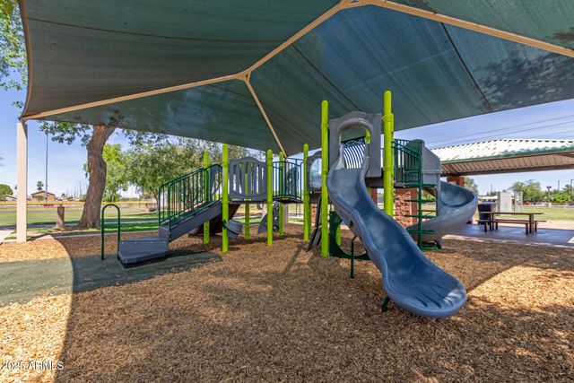 869 W EMERALD ISLAND Drive, Gilbert, AZ 85233