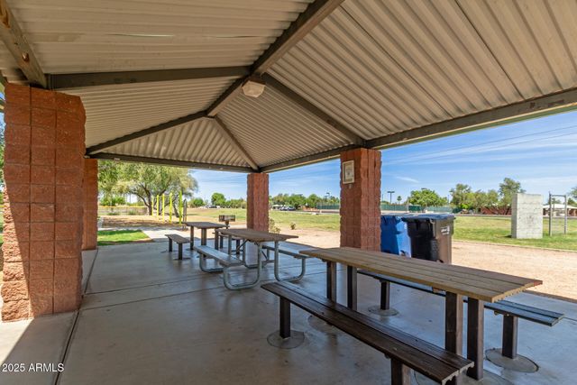 869 W EMERALD ISLAND Drive, Gilbert, AZ 85233