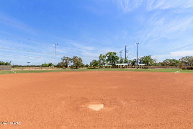 869 W EMERALD ISLAND Drive, Gilbert, AZ 85233