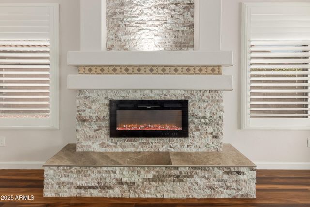 869 W EMERALD ISLAND Drive, Gilbert, AZ 85233