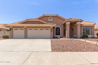 869 W EMERALD ISLAND Drive, Gilbert, AZ 85233