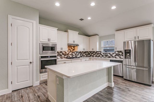 6506 Crockett Cove, Schertz, TX 78108