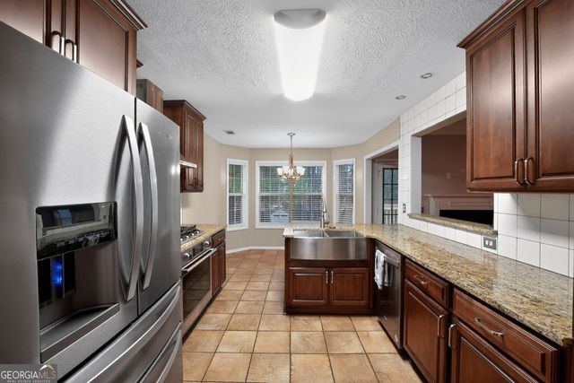 630 Castlebar Way, Mcdonough, GA 30253