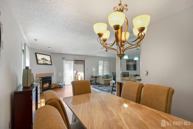 124 Park Gate Drive, Edison, NJ 08820