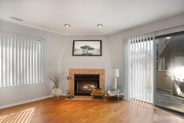 124 Park Gate Drive, Edison, NJ 08820