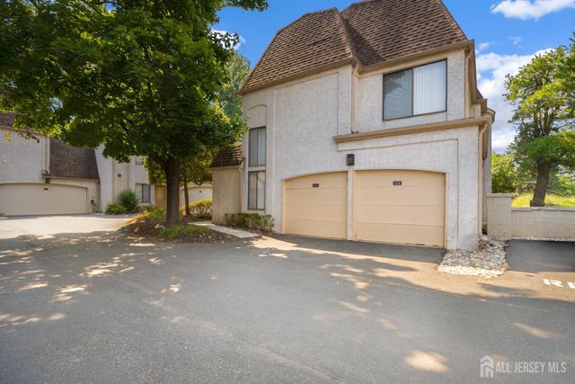124 Park Gate Drive, Edison, NJ 08820