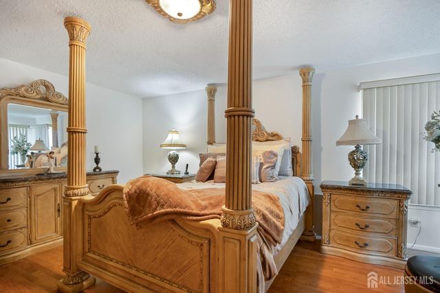 124 Park Gate Drive, Edison, NJ 08820