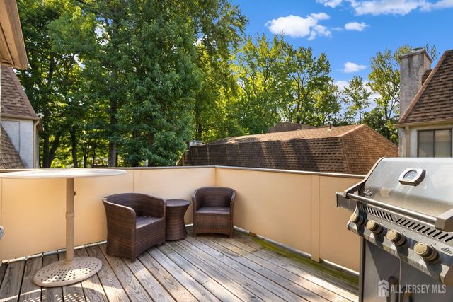 124 Park Gate Drive, Edison, NJ 08820