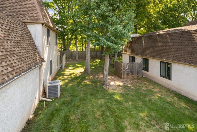 124 Park Gate Drive, Edison, NJ 08820