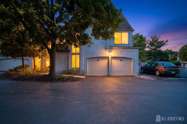 124 Park Gate Drive, Edison, NJ 08820