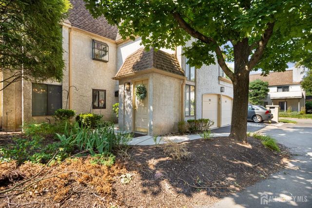124 Park Gate Drive, Edison, NJ 08820