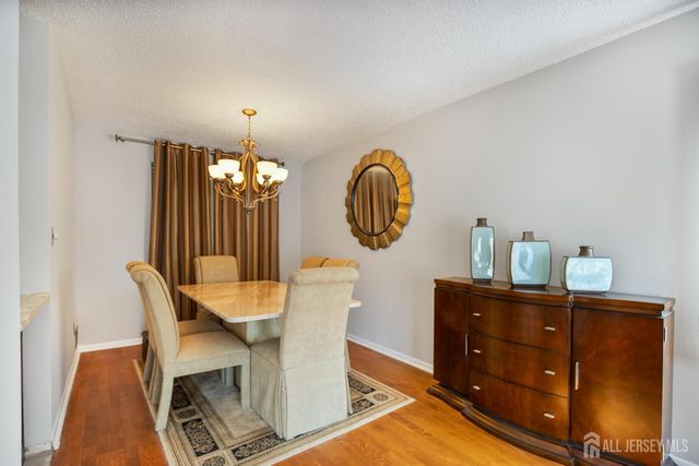 124 Park Gate Drive, Edison, NJ 08820