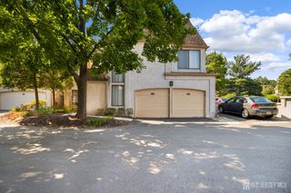 124 Park Gate Drive, Edison, NJ 08820