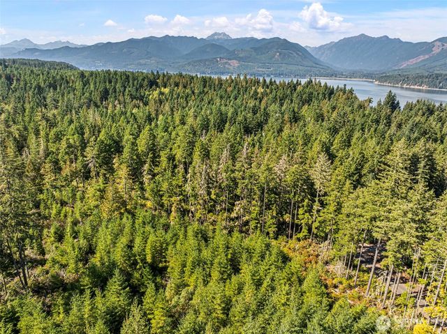 7288 Beauchamp Lane NW, Seabeck, WA 98380