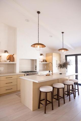 1916 Laurel Road, Oceanside, CA 92054