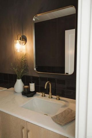 1916 Laurel Road, Oceanside, CA 92054