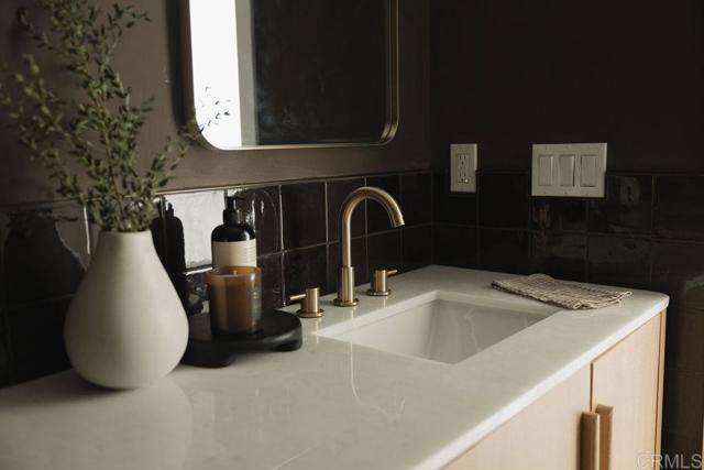 1916 Laurel Road, Oceanside, CA 92054