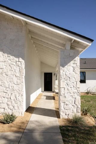 1916 Laurel Road, Oceanside, CA 92054