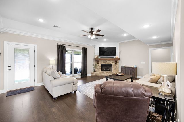 39 Kambridge Dr, Medina, TN 38355