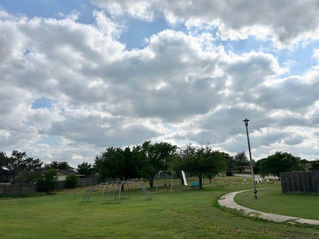 709 SW Chaucer Cir, Lawton, OK 73505