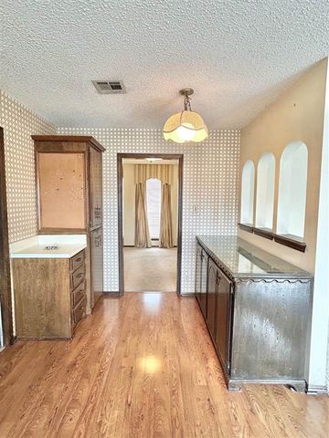 709 SW Chaucer Cir, Lawton, OK 73505