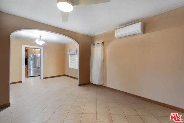 4713 Clinton Street, Los Angeles, CA 90004