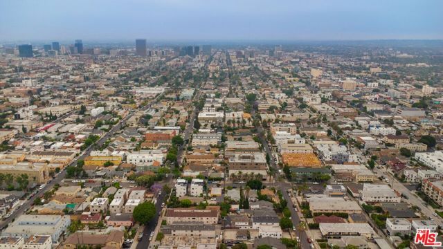 4713 Clinton Street, Los Angeles, CA 90004