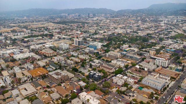 4713 Clinton Street, Los Angeles, CA 90004