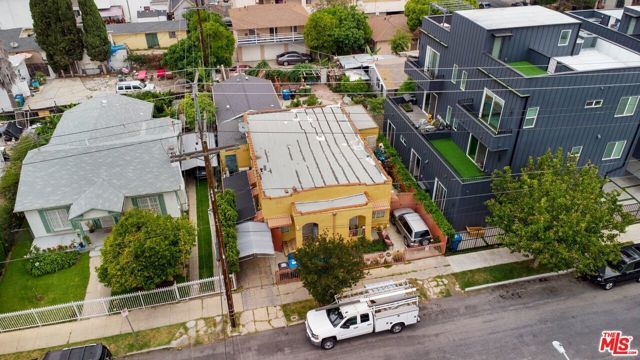 4713 Clinton Street, Los Angeles, CA 90004