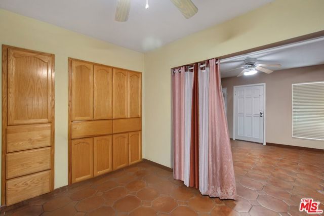 4713 Clinton Street, Los Angeles, CA 90004