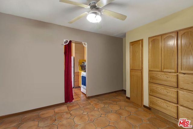 4713 Clinton Street, Los Angeles, CA 90004