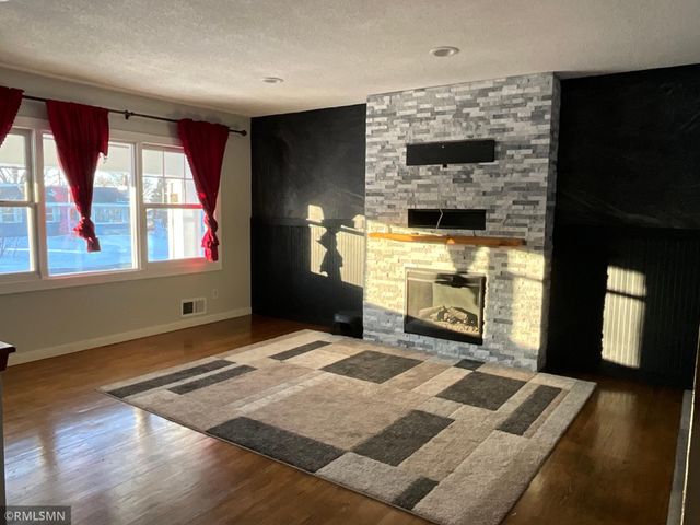 1436 Selby Avenue, Saint Paul Park, MN 55071