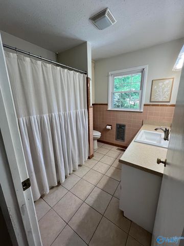 2305 Gladstone Drive NE, Huntsville, AL 35811