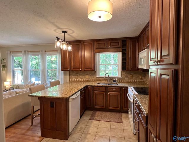 2305 Gladstone Drive NE, Huntsville, AL 35811