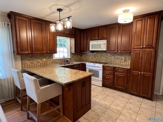 2305 Gladstone Drive NE, Huntsville, AL 35811