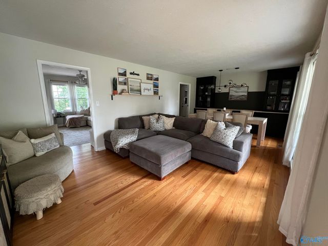 2305 Gladstone Drive NE, Huntsville, AL 35811