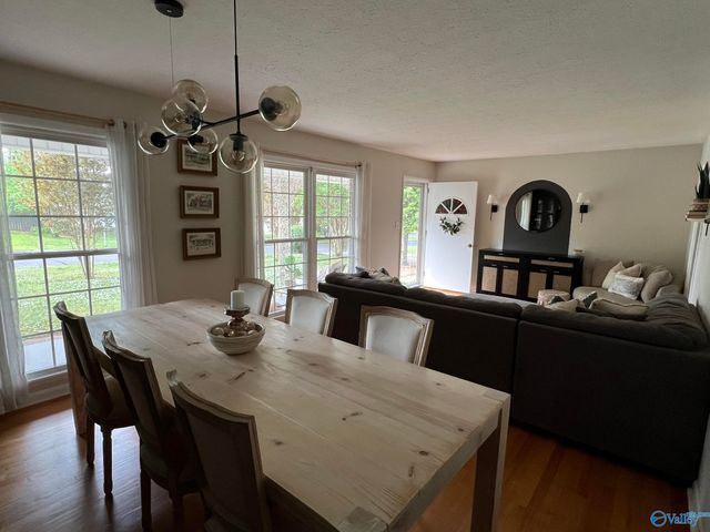 2305 Gladstone Drive NE, Huntsville, AL 35811