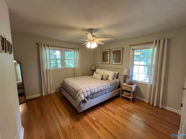 2305 Gladstone Drive NE, Huntsville, AL 35811