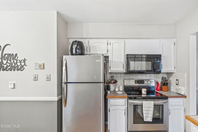 84 S Amherst Avenue, Colonie, NY 12304