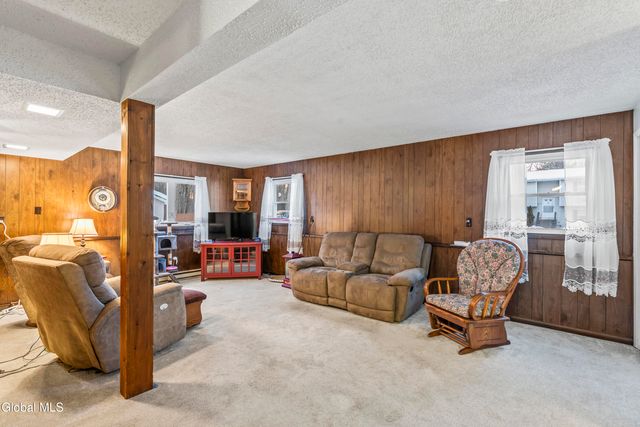 84 S Amherst Avenue, Colonie, NY 12304