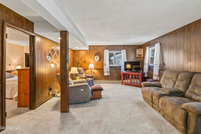 84 S Amherst Avenue, Colonie, NY 12304