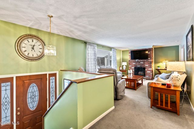 84 S Amherst Avenue, Colonie, NY 12304