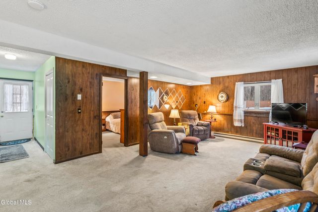 84 S Amherst Avenue, Colonie, NY 12304