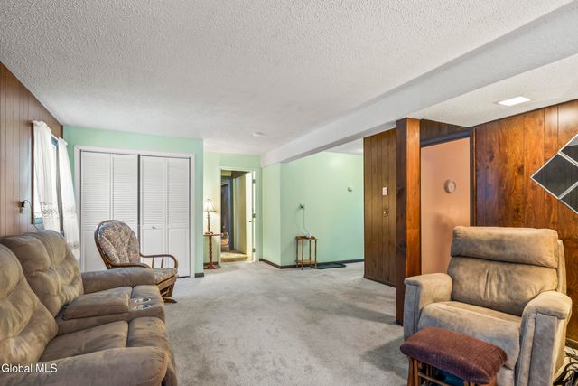 84 S Amherst Avenue, Colonie, NY 12304