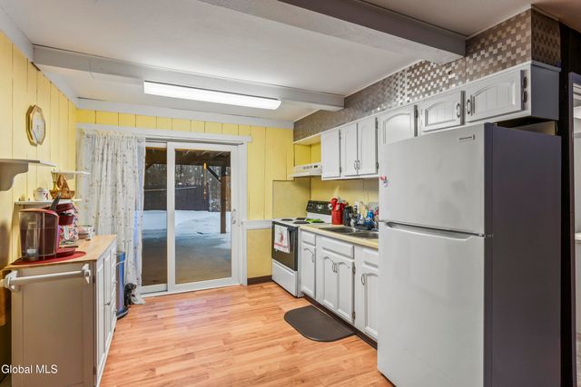 84 S Amherst Avenue, Colonie, NY 12304