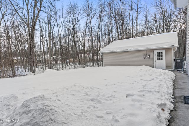 84 S Amherst Avenue, Colonie, NY 12304